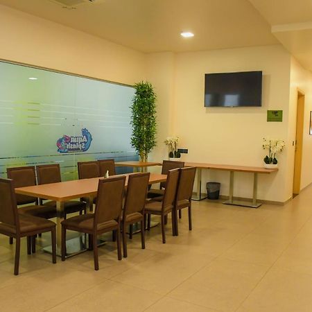 Aqua Inn Hotel Kinshasa Exterior photo